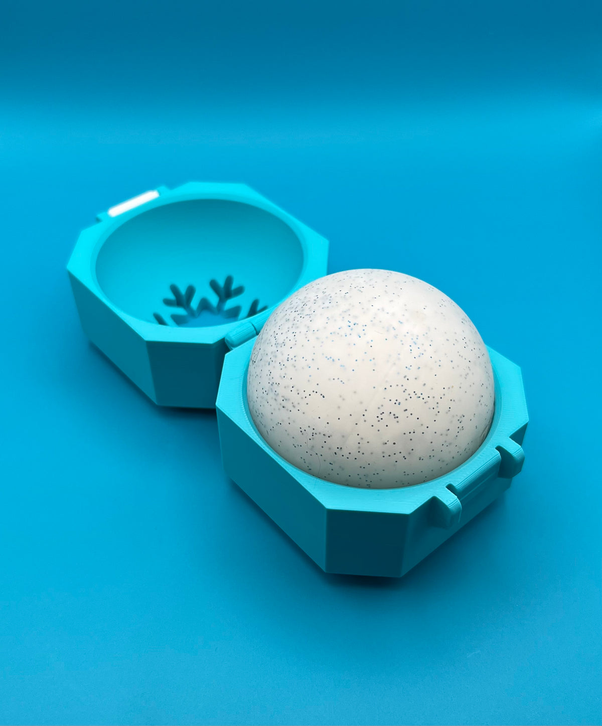 NeeDoh Snowball Crunch Case