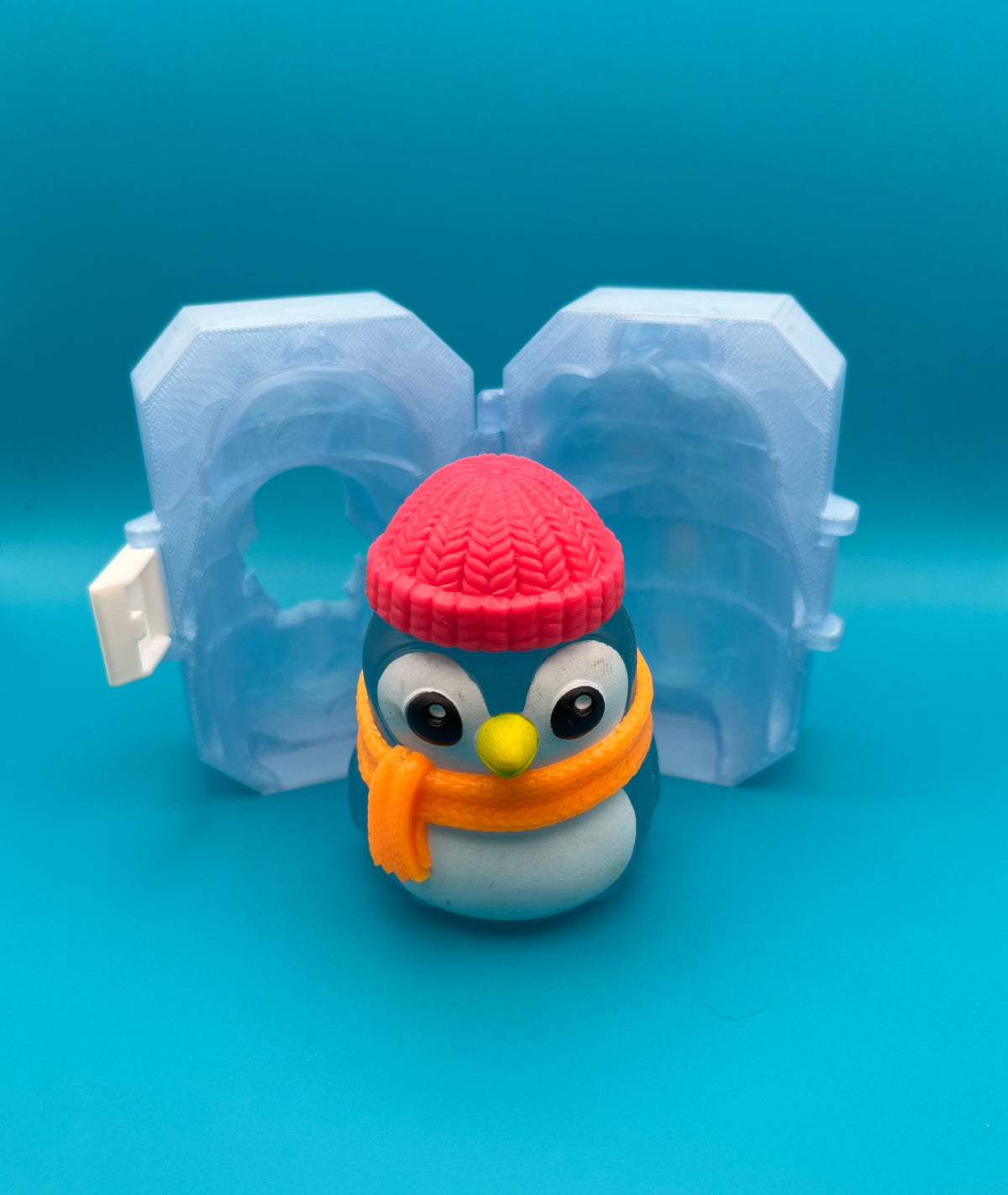 NeeDoh Polar Glow Penguin Case - Ice Edition