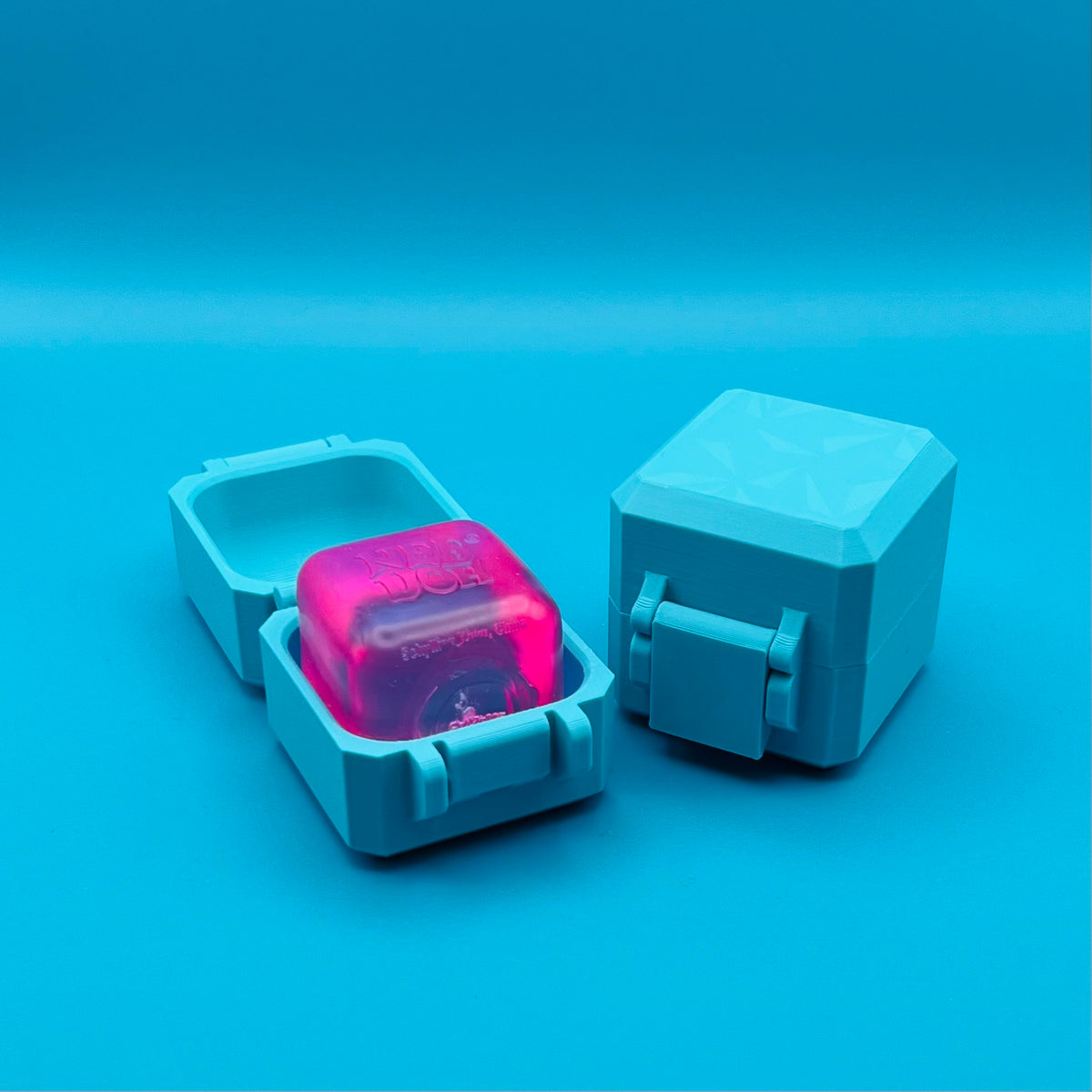 NeeDoh Nice Ice Baby & Case Combo